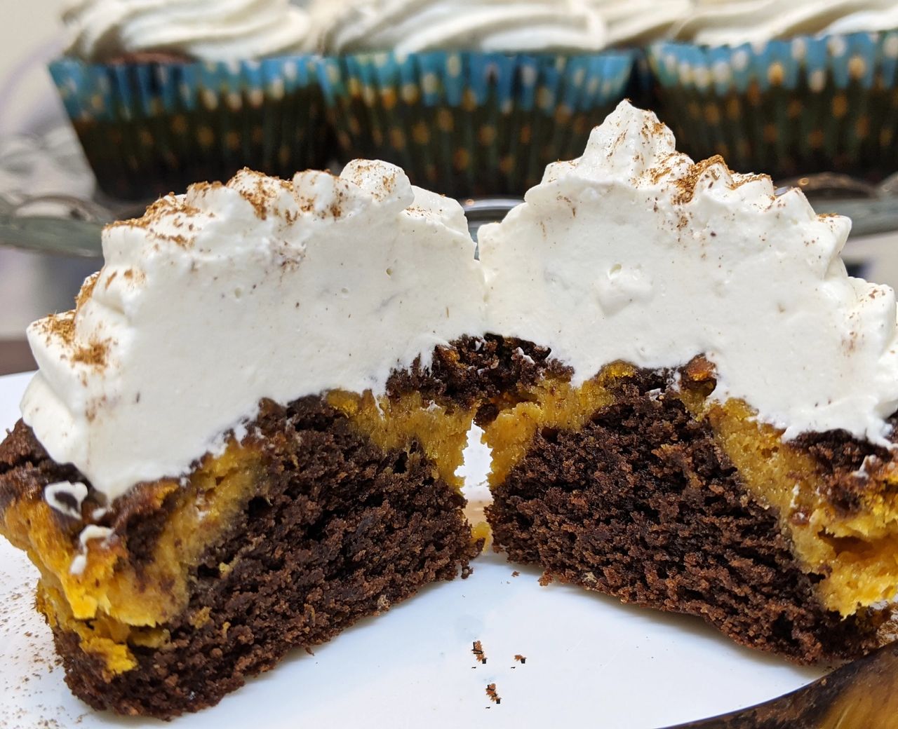 Pumpkin brownie cupcake (3)