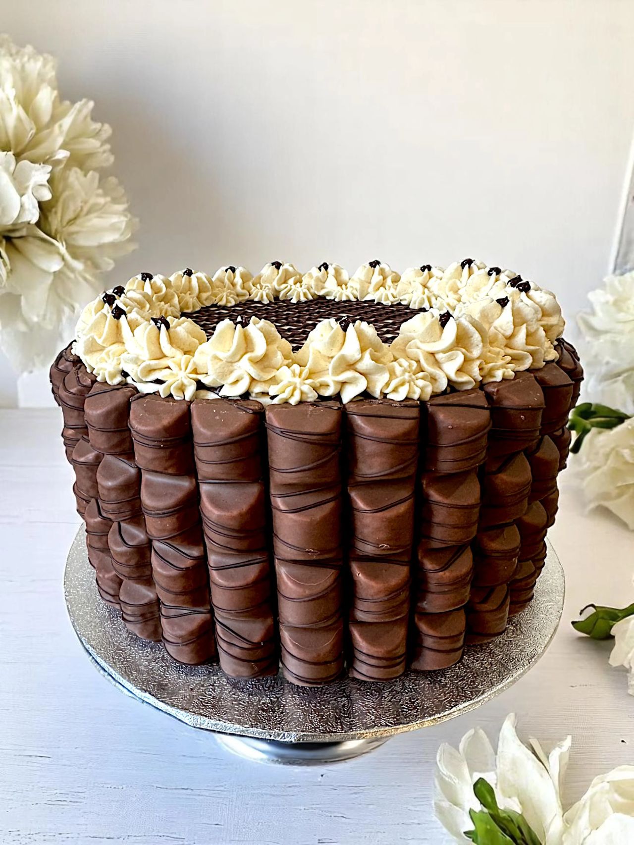 Kinder Bueno cake